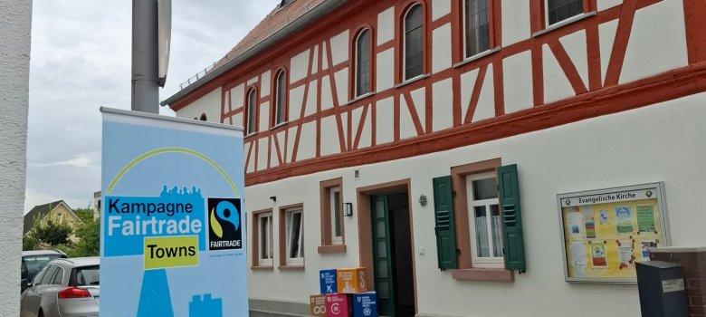 Fachwerkhaus mit Fair Trade Banner
