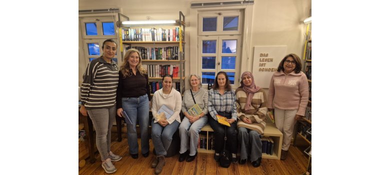 Frauen in der Bücherei