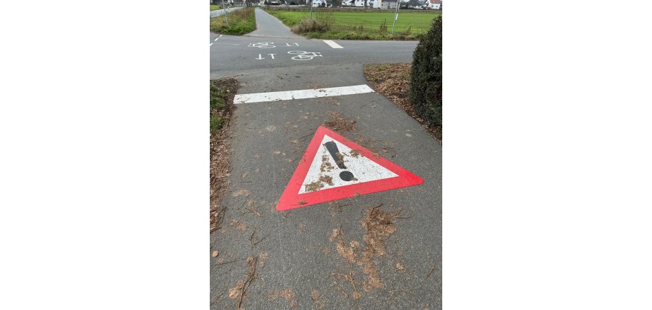 Markierung auf dem Boden Achtung