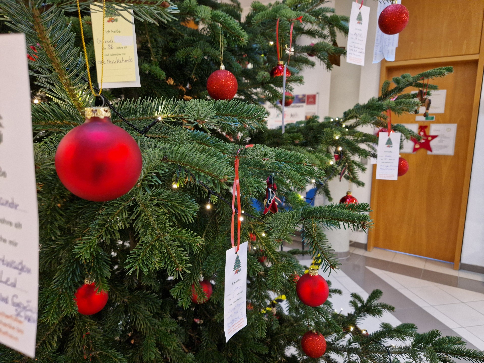 Ausschnitt Foto Wunschbaum Rathaus Büttelborn