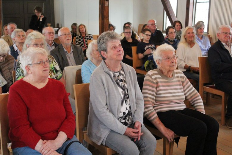 Gruppe Menschen beim Vortrag