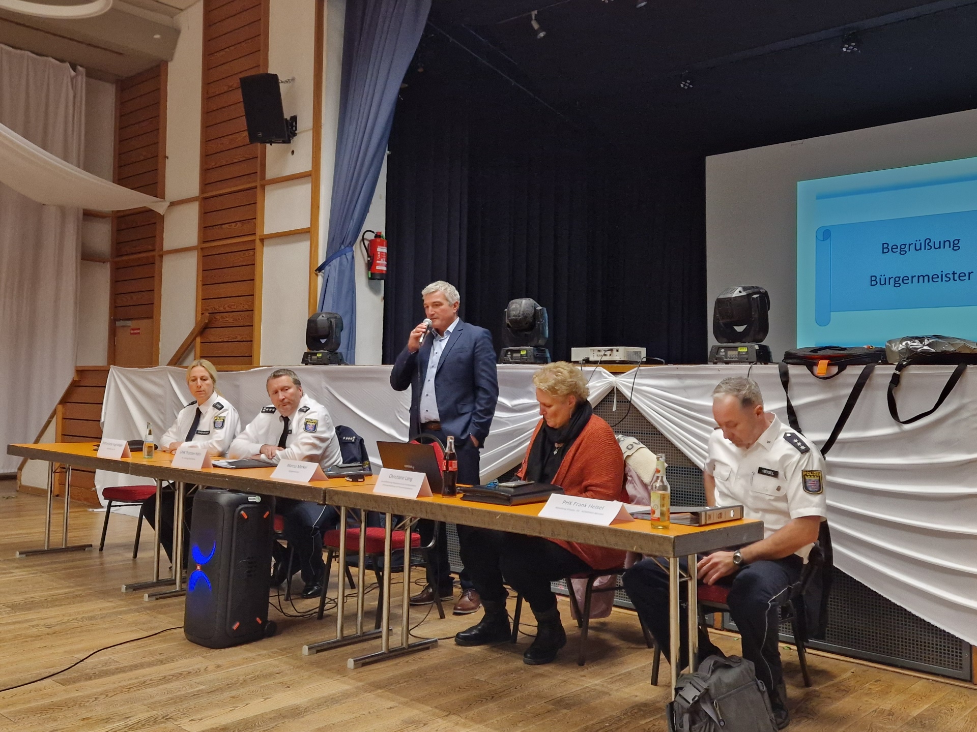 Podium der zweiten Sicherheitskonferenz in Büttelborn