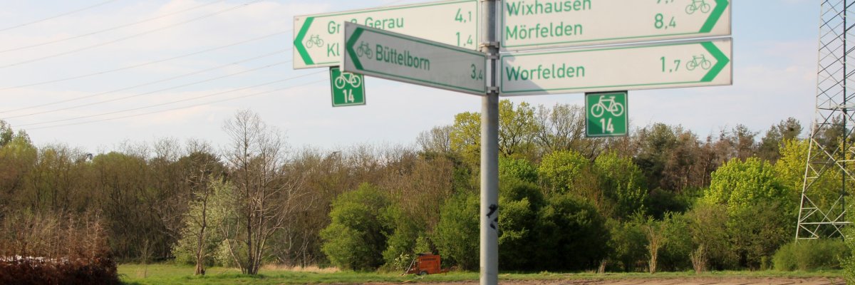 Foto: Wegweiser Fahrradwege in der Nahaufnahme
